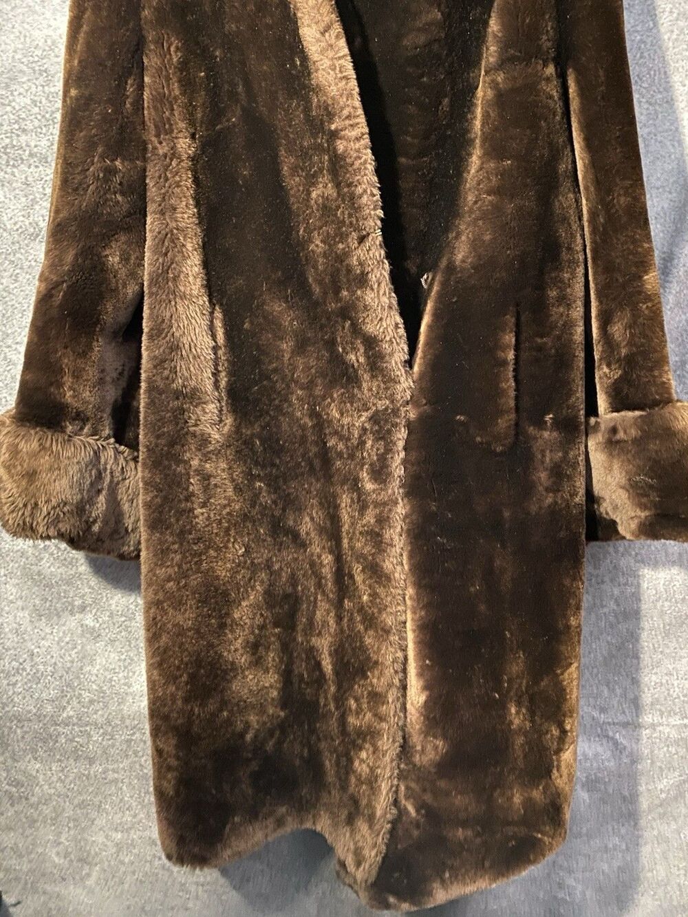 Vintage C.E. Carlson Co Spokane Dark Brown Fur Coat Mid-Century Plush - Picture 2 of 16